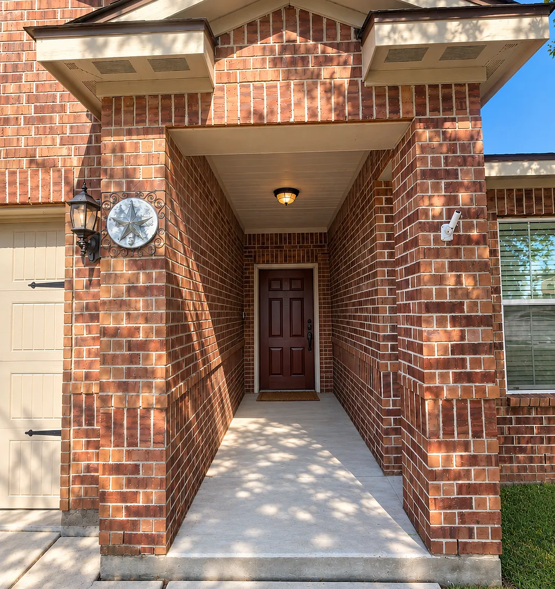 3 bed, 1342 sqft, $2,100 — Photo 2