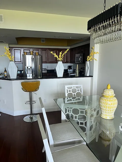 2 bed, 1758 sqft, $2,900 — Photo 3