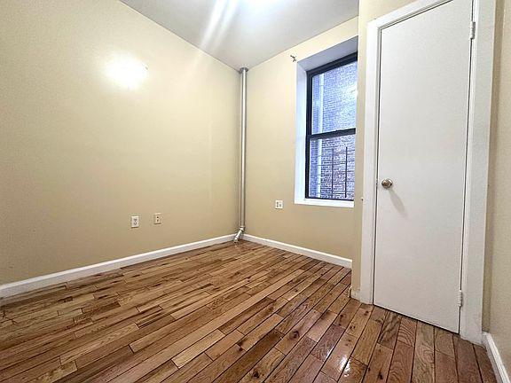 4th image of 123 Wadsworth Ave APT 3