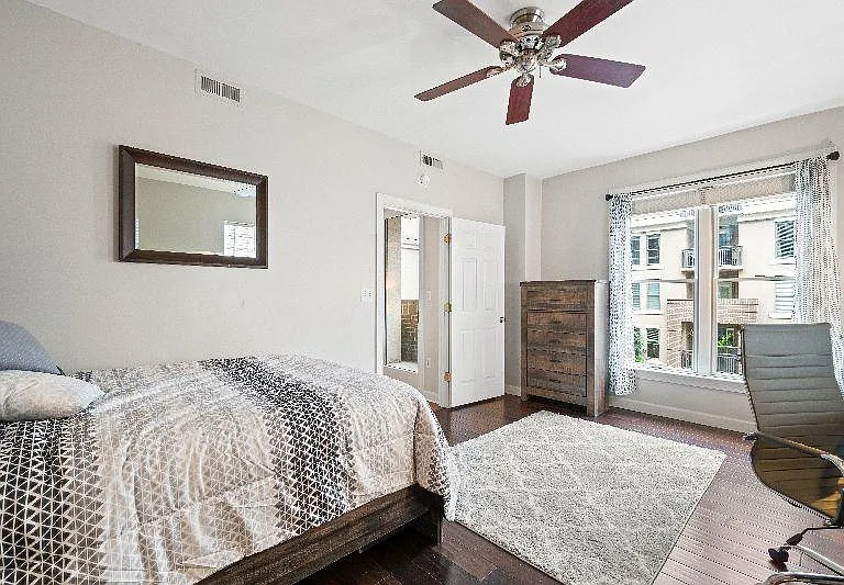 718 Trade St #301 — Photo 10