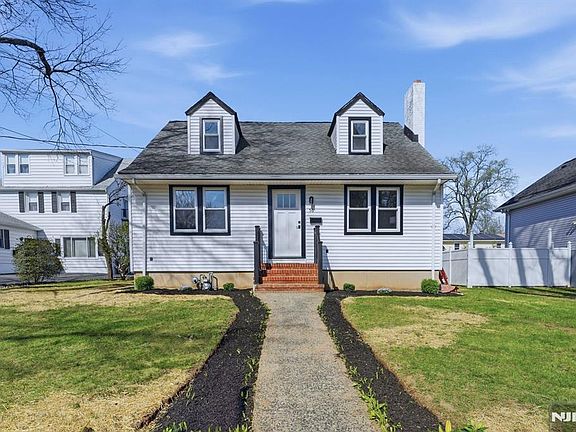 3rd image of 56 Diven St #2017