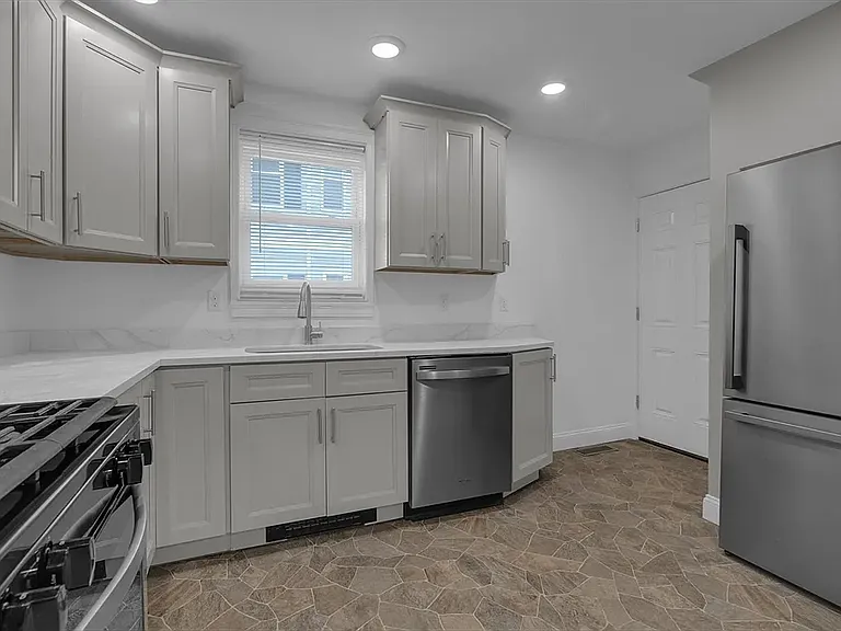 71 Cypress St #1 — Photo 6