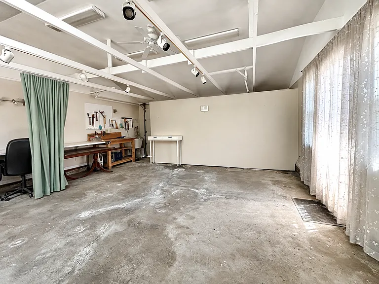 1220 Deer Rd — Photo 17