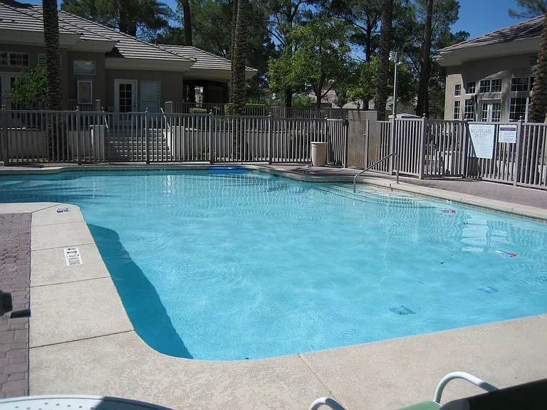 8046 Arcadian Ln — Photo 5