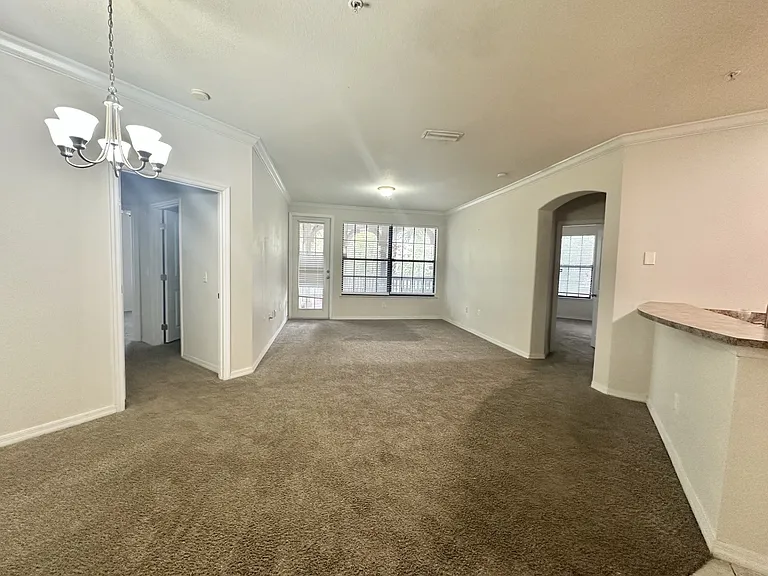 Bright & Open Floor Plan!