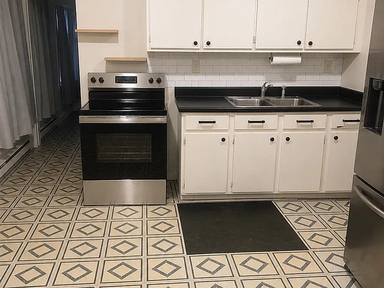 136 E Franklin St #2 — Photo 4