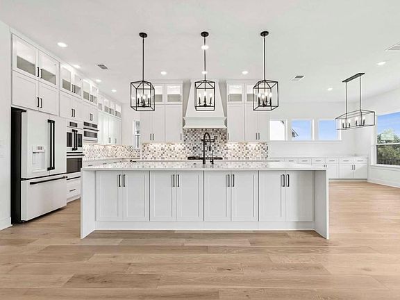 4th image of 439 Vail River Rd