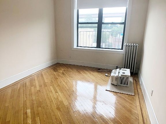 3rd image of 19-23 Ditmars Blvd #3A