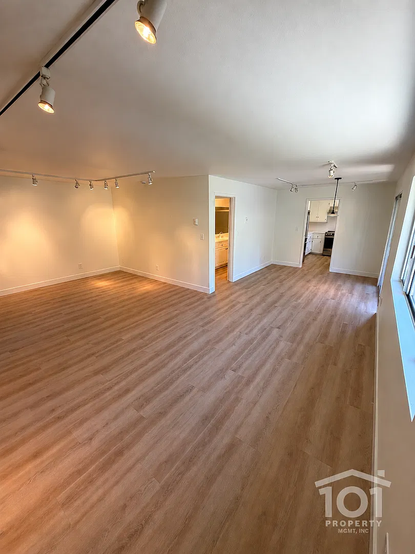 1600 Garden St — Photo 1