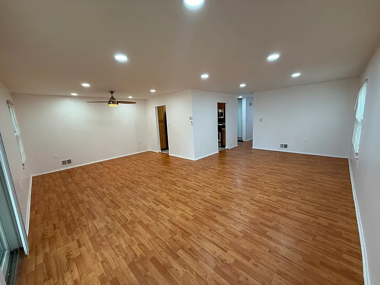 103 Neilly Ct — Photo 4