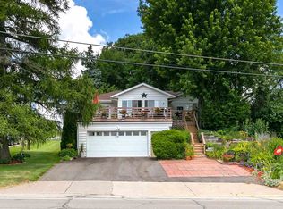 752 S Cody Rd, Leclaire, IA 52753