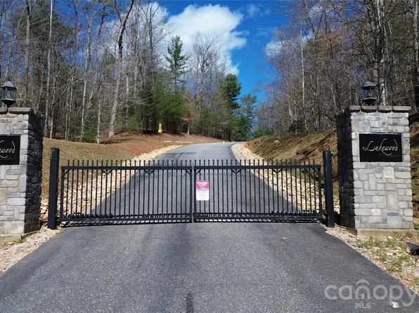 91 W Lake Rd #91, Marion, NC 28752