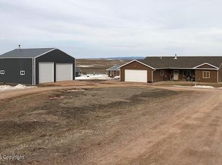 42 Prairie St, Moorcroft, WY 82721