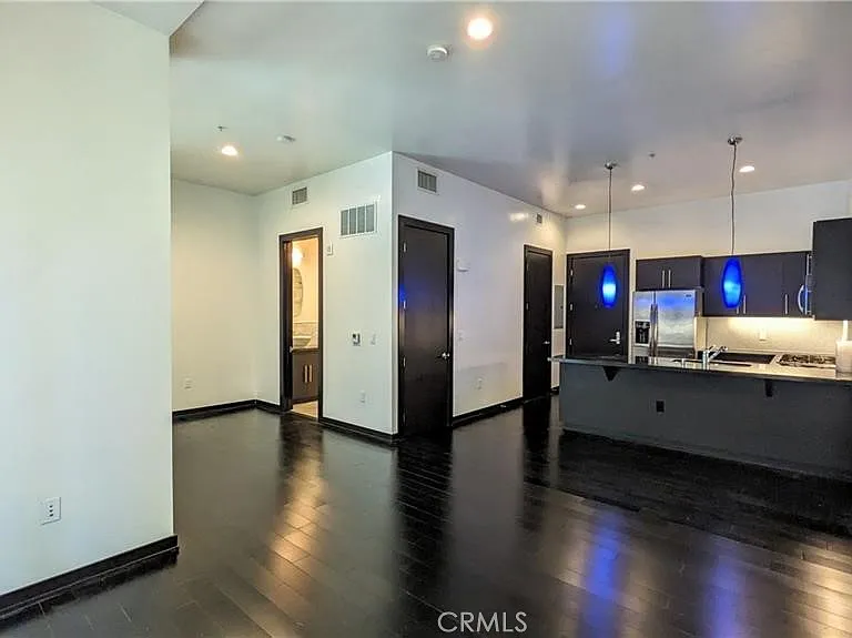 655 S Hope St #806 — Photo 6