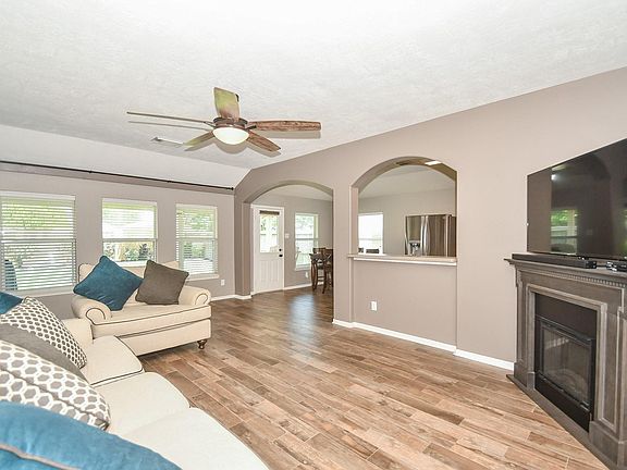 4th image of 1122 Escambia Way Dr