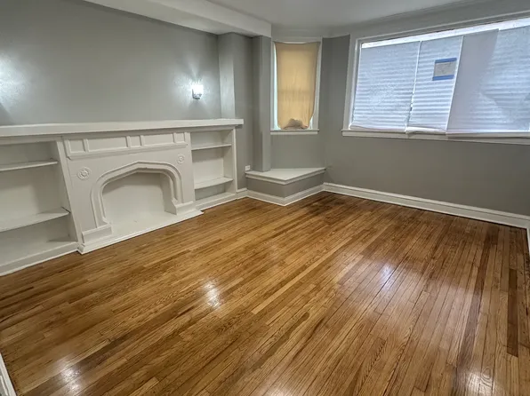 7440 S Jeffery Blvd APT 1, Chicago, IL 60649