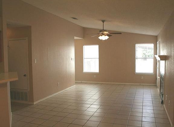 3rd image of 12915 Humphrey Dr