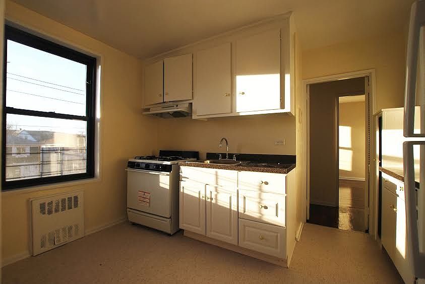 1st image of 1039 Neilson St #1