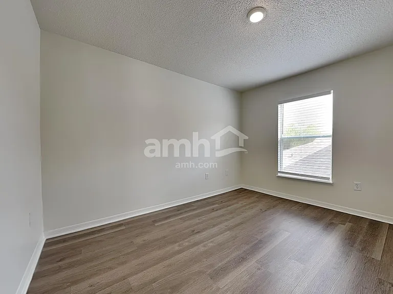 1019 Brenton Leaf Dr — Photo 14