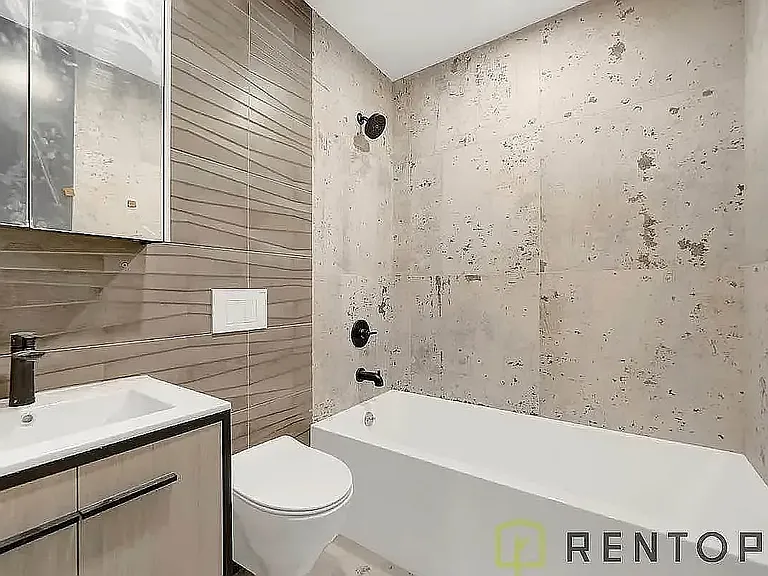 475 Grand St #3C — Photo 8