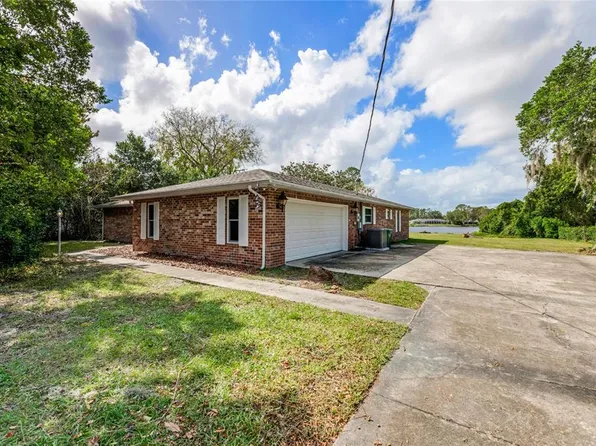 660 Saxon Blvd, Deltona, FL 32725