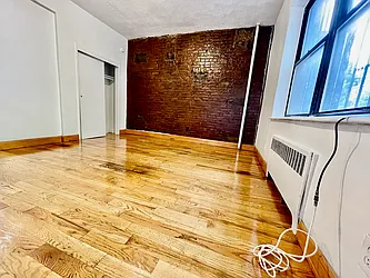 Rented by R New York