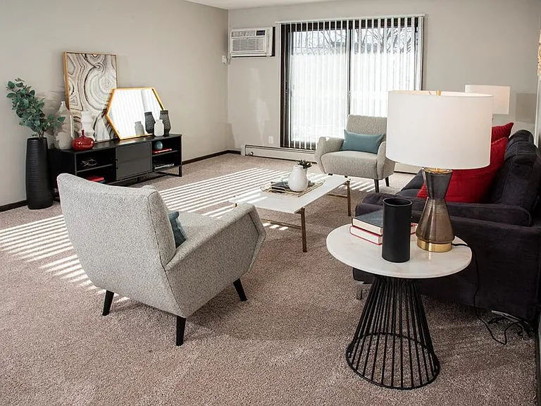 Eagan Place — Photo 34