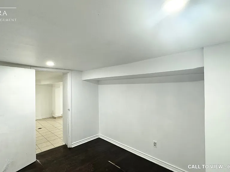 90 Barons Ave N #2 — Photo 8