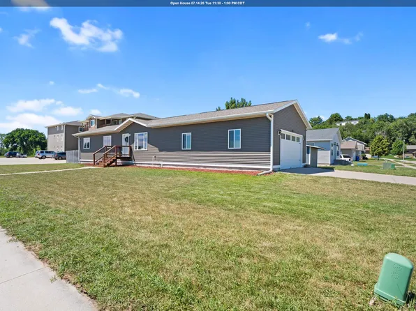 1506 Brandon Dr, Vermillion, SD 57069