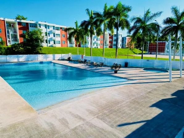 C 4 Cond Colinas De Sol #I-2711, Bayamon, PR 00956