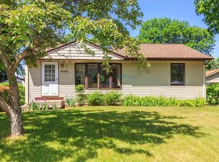 5899 Carlson St, Shoreview, MN 55126