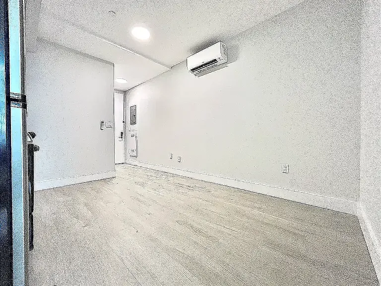 222 E 53rd St #3-J — Photo 10