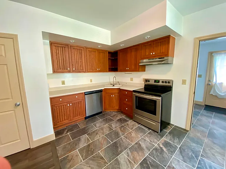 215 Green St #217 — Photo 23