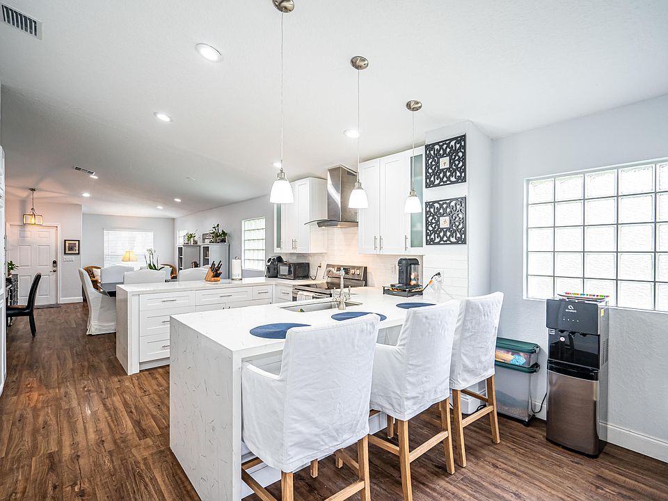 1st image of 6140 Willoughby Cir