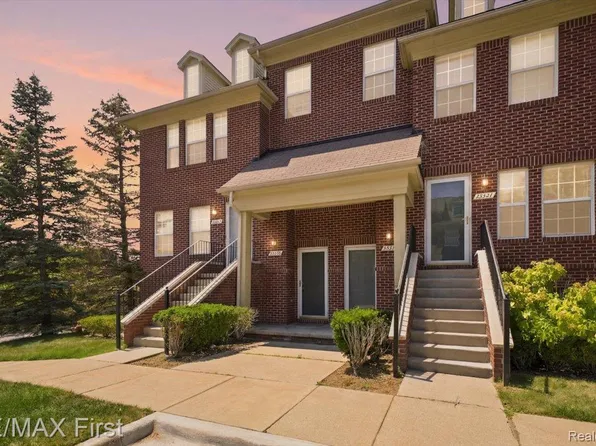 23205 Cornerstone Village Dr, Southfield, MI 48075