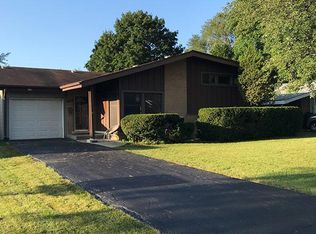 315 Chipili Dr, Northbrook, IL