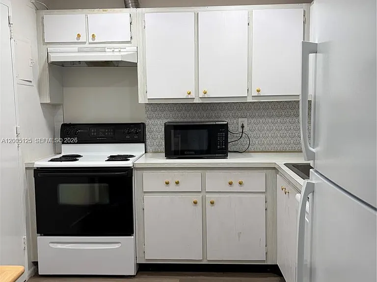 401 Golden Isles Dr #716 — Photo 6