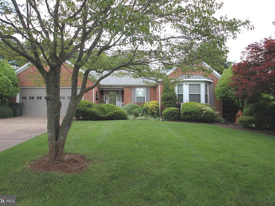 1st image of 2209 Maplewood Dr