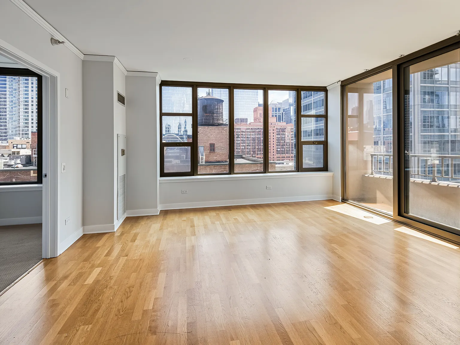 1 bed, 1.5 bath, 1050 sqft, $3,150 — Photo 3