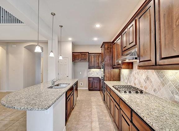 2nd image of 2312 Mansfield Ln