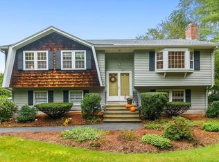 25 Independence Rd, Bedford, MA 01730