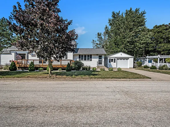 802 N Rath Ave, Ludington, MI 49431