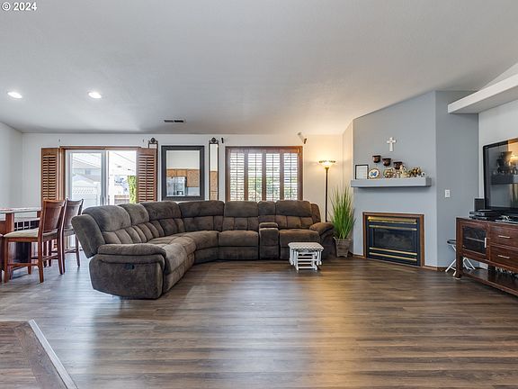 4th image of 18216 SE 23rd St