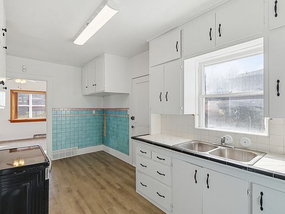 5th image of 871 N 700 E