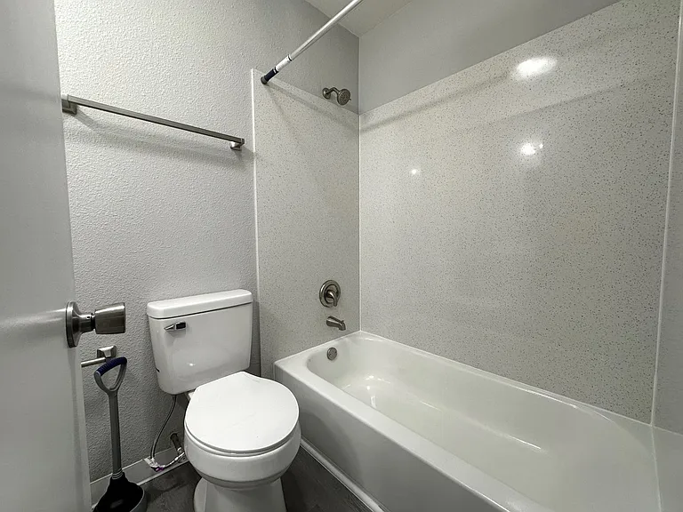 5324 Holiday Dr. — Photo 14