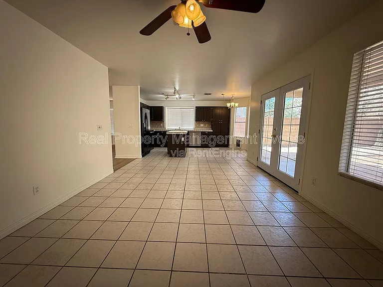 16838 S 20th Pl — Photo 14