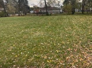 18621 Farmington Rd, Livonia, MI 48152