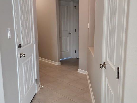 4th image of 2112 Grove Ln #4