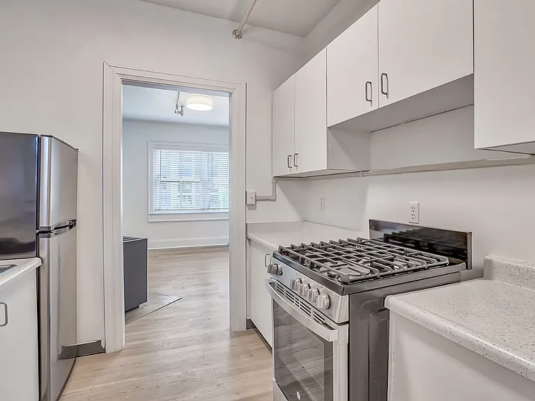 Cambrian Apartments — Photo 22