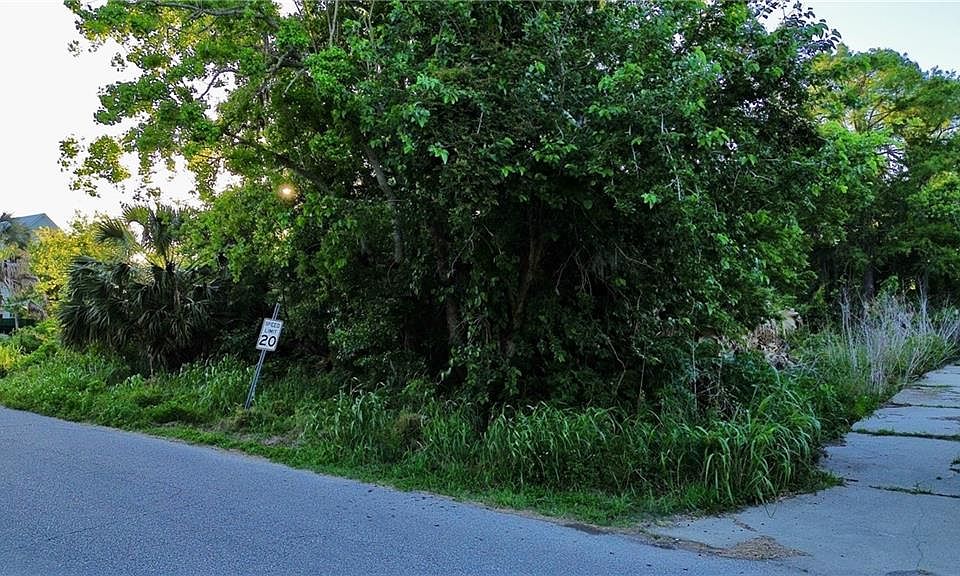 2nd image of Oak Dr